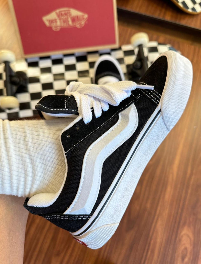 Vans KNU- Preto/Branco