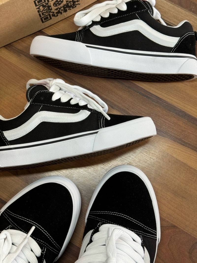 Vans KNU- Preto/Branco